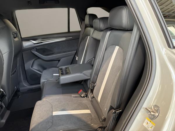 Skoda Kodiaq 2.0 TDI DSG Sportline SOFORT VERFÜGBAR! DCC ACC AHK AUT Kam.