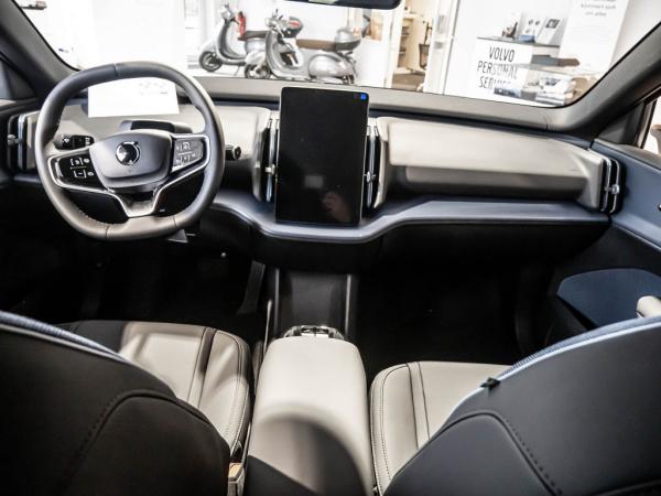 Volvo EX30 Single Motor Black-Edition Plus