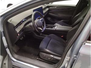 Volkswagen ID.7 Tourer Pro 210kW - HUD AHK Area View Navi IQ.Drive Wärmepumpe Massage SHZ LM Park Assist