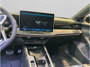 Volkswagen Passat 2.0 TDI 4Motion R-Line / Black Style/ AHK Listenpreis: 66920 Euro