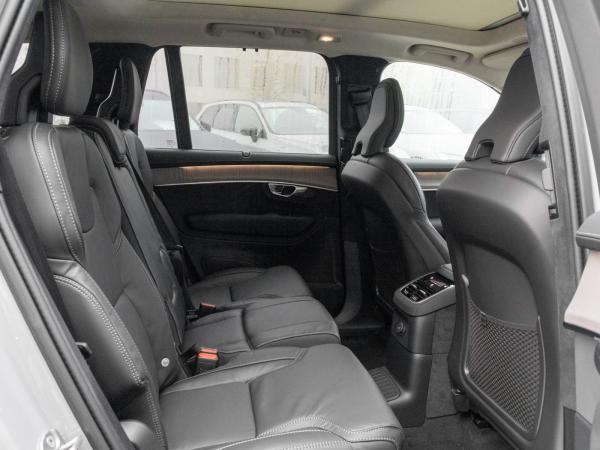 Volvo XC90 Ultra Dark