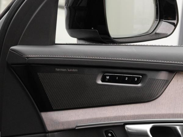 Volvo XC90 Ultra Dark