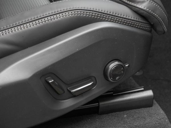 Volvo XC90 Ultra Dark