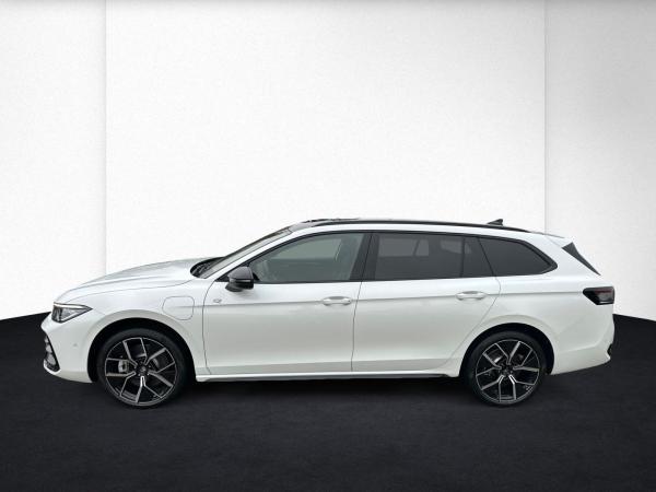 Volkswagen Passat R-Line 1,5 l eHybrid OPF / 6-Gang-Doppelkupplungsgetriebe DSG