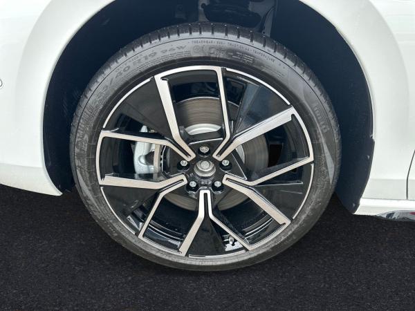 Volkswagen Passat R-Line 1,5 l eHybrid OPF / 6-Gang-Doppelkupplungsgetriebe DSG