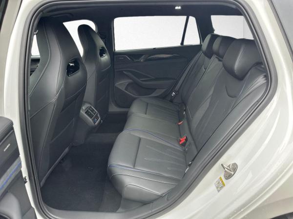 Volkswagen Passat R-Line 1,5 l eHybrid OPF / 6-Gang-Doppelkupplungsgetriebe DSG