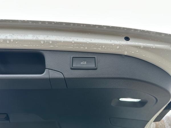 Volkswagen Passat R-Line 1,5 l eHybrid OPF / 6-Gang-Doppelkupplungsgetriebe DSG