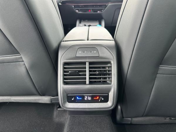 Volkswagen Passat R-Line 1,5 l eHybrid OPF / 6-Gang-Doppelkupplungsgetriebe DSG