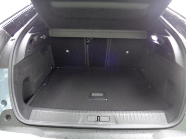 Peugeot 3008 Hybrid 145 e-DSC6 GT EXCLUSIVE Allwetterrr.