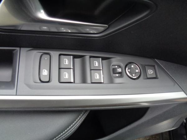 Peugeot 3008 Hybrid 145 e-DSC6 GT EXCLUSIVE Alcantara