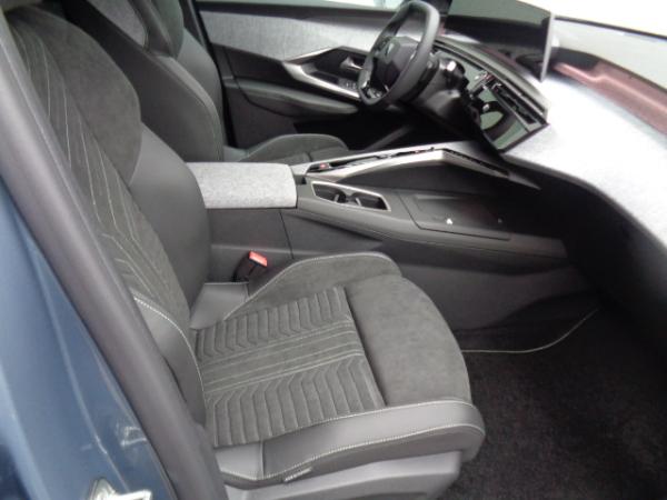 Peugeot 3008 Hybrid 145 e-DSC6 GT EXCLUSIVE Allwetterrr.