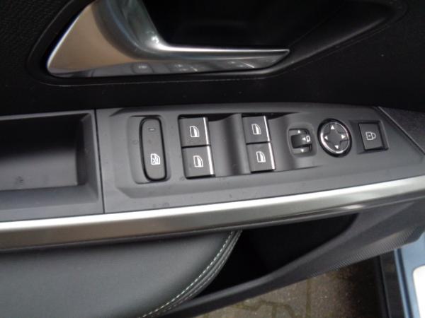 Peugeot 3008 Hybrid 145 e-DSC6 GT EXCLUSIVE Allwetterrr.