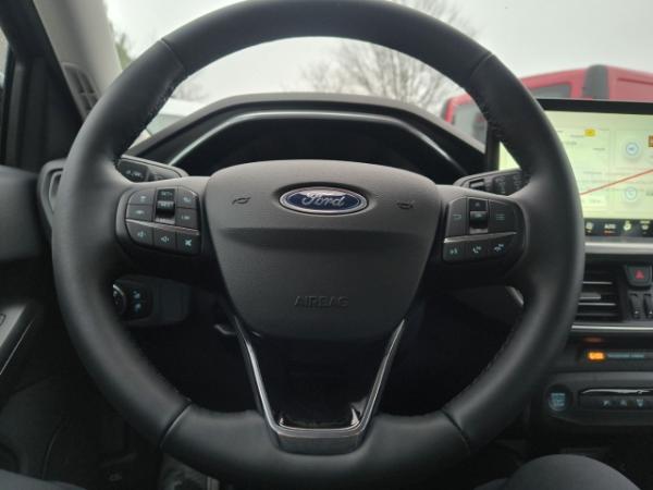 Ford Focus Titanium *SONDERPREIS/4,99% Finanzierung/sofort verfügbar