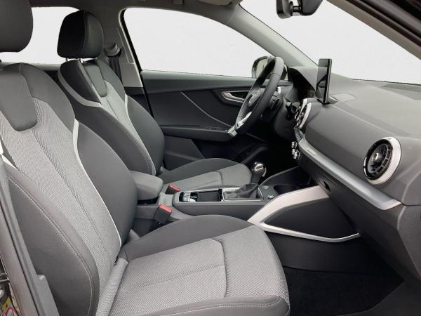 Audi Q2 35 TFSI Advanced S tronic AHK MATRIX ACC KAM