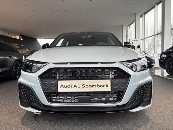 Audi A1 Sportback 40 TFSI S line 152kW S tronic  Sonderkondition *