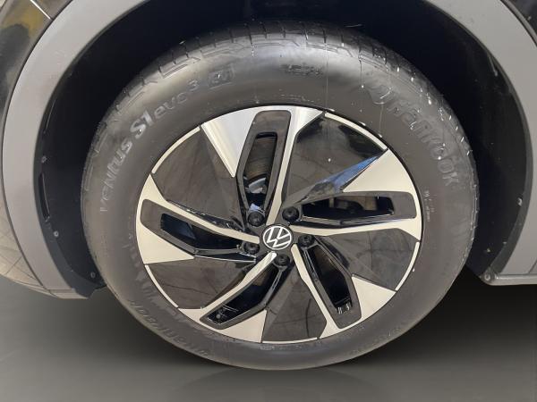 Volkswagen ID.5 Pro Performance W Pano IQLight ACC AUT Kam.
