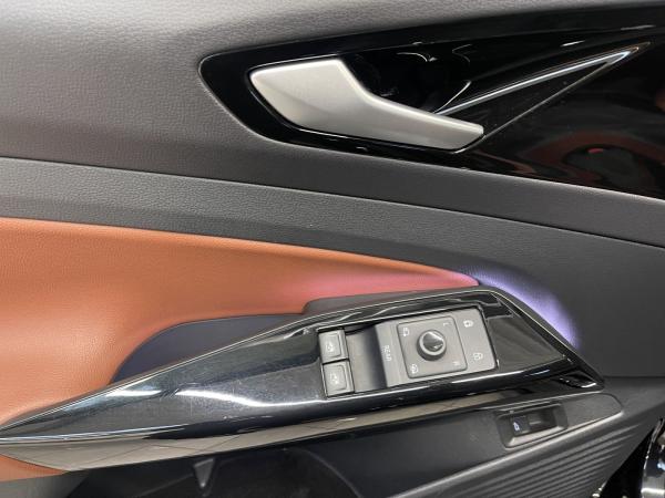 Volkswagen ID.5 Pro Performance W Pano IQLight ACC AUT Kam.