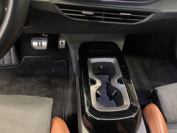 Volkswagen ID.5 Pro Performance W Pano IQLight ACC AUT Kam.