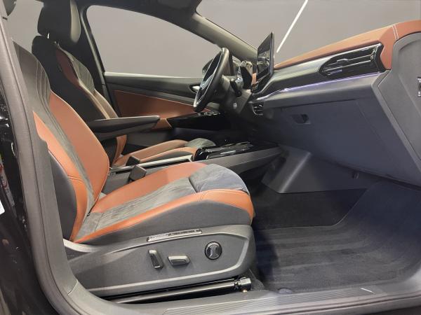 Volkswagen ID.5 Pro Performance W Pano IQLight ACC AUT Kam.