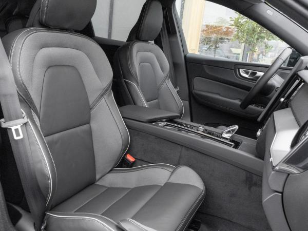 Volvo XC60 T8 Plus Black Edition