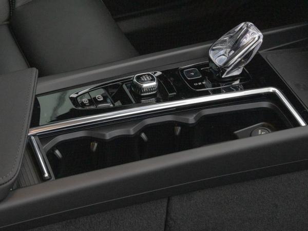 Volvo XC60 T8 Plus Black Edition