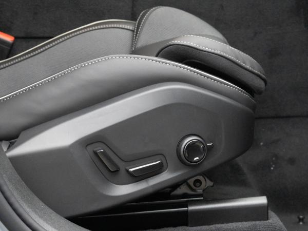 Volvo XC60 T8 Plus Black Edition