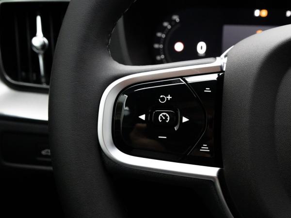 Volvo XC60 T8 Plus Black Edition