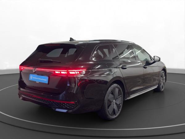 Volkswagen Passat Variant 1.5 eHybrid R-Line AHK Pano LM 19" Leder