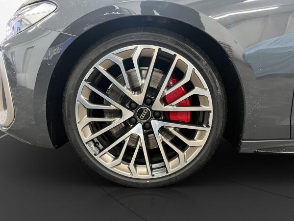 Audi A5 Avant 2.0 TFSIe qu. edition one AHK Pano LM 20" Matrix