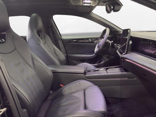 Volkswagen Passat Variant 1.5 eHybrid R-Line AHK Pano LM 19" Leder