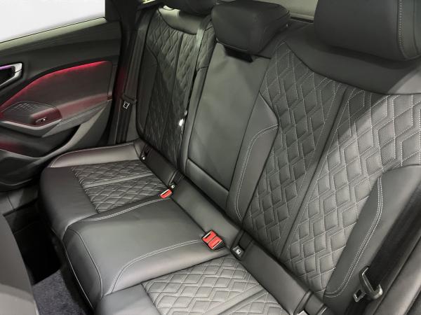 Audi A5 Avant 2.0 TFSIe qu. edition one AHK Pano LM 20" Matrix