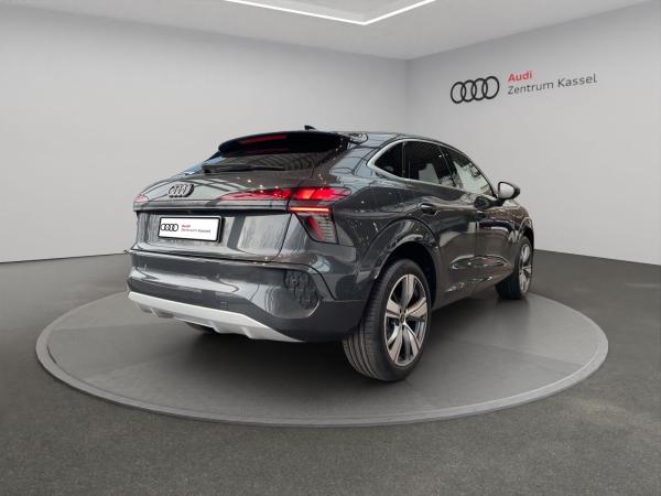 Audi Q3 SB TFSI LED Plus Navi Rü AHK 19" Sportsitze Audi Q3 SB TFSI LED Plus Navi Rü AHK 19" Sportsitze