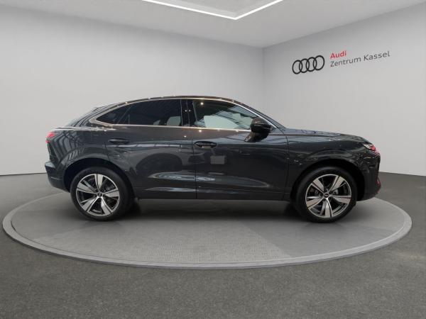 Audi Q3 SB TFSI LED Plus Navi Rü AHK 19" Sportsitze Audi Q3 SB TFSI LED Plus Navi Rü AHK 19" Sportsitze