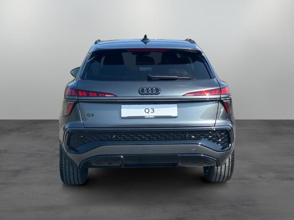 Audi Q3 SUV S-line TFSI S-tronic | AHK,ACC,RKamera