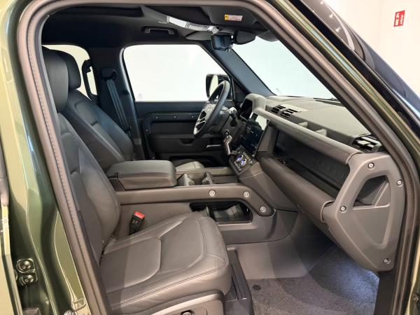 Land Rover Defender 110 P425 X-Dynamic HSE