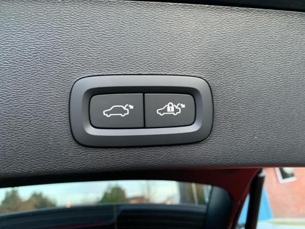 Volvo XC40 B3 Plus Dark