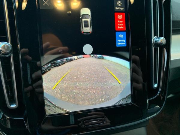 Volvo XC40 B3 Plus Dark