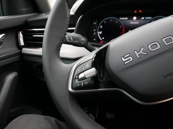Skoda Kamiq 1.0 TSI TOUR KLIMA PDC SHZ KAMERA NAVI LED *947*