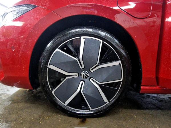 Volkswagen Passat Variant Elegance 1.5 TSI eHybrid AHK PANO