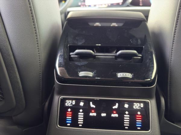 Audi A6 Avant e-hybrid quattro S tronic Audi A6 Avant e-hybrid quattro S tronic