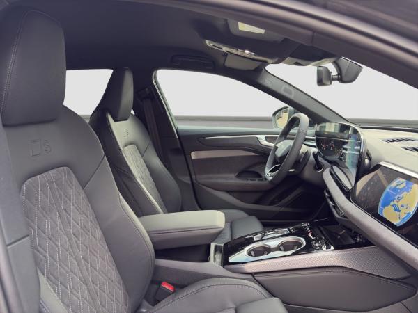 Audi A6 Avant e-hybrid quattro S tronic Audi A6 Avant e-hybrid quattro S tronic