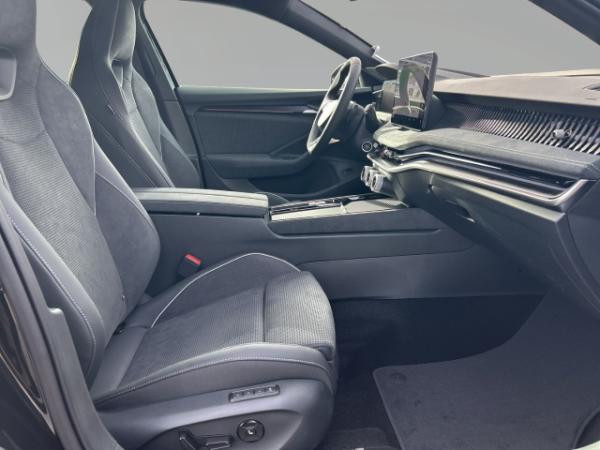 Skoda Superb Combi 2.0 TDI 142 kW 4x4 Sportline, AHK, Panorama-Schiebedach elektrisch