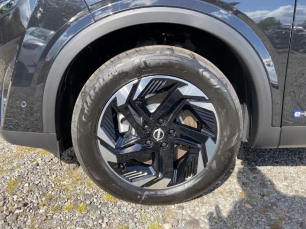 Nissan Qashqai N-CONNECTA 205PS Autom. Winter/HUD/3D-AVM