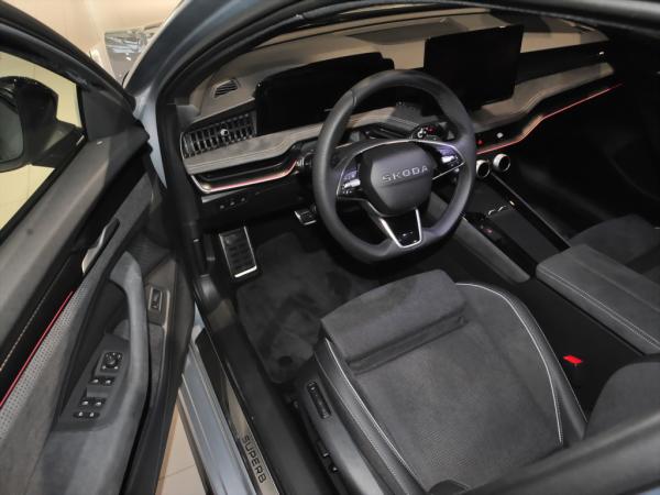 Skoda Superb Combi Sportline 2.0 TDI DSG 110 KW