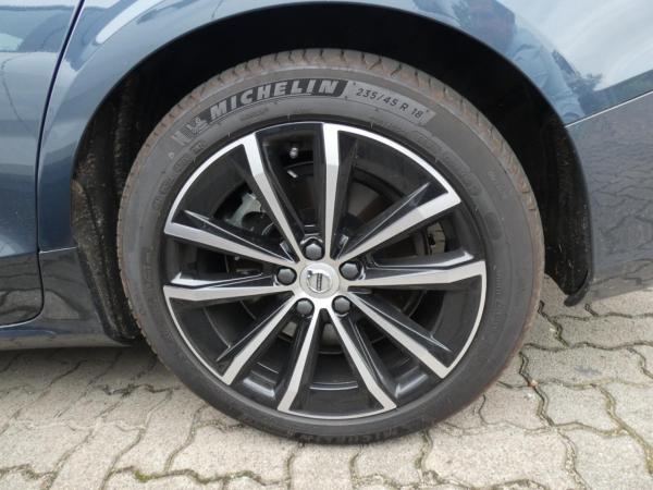Volvo V60 T6 Twin Engine AWD Core Plug-In (E6e) Klima