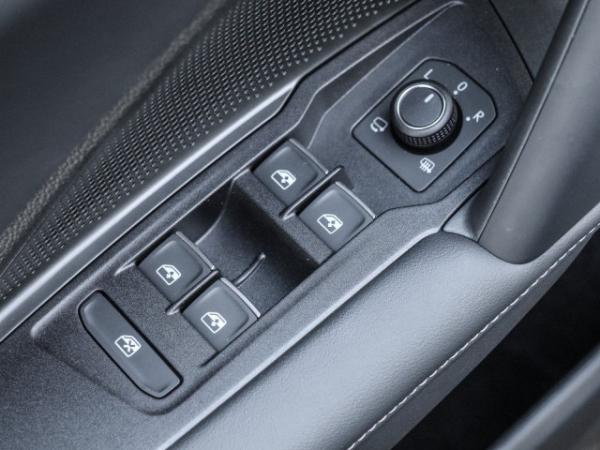 Volkswagen Tiguan SOFORT VERFÜGBAR!!! 2.0 TSI R-Line 4Motion Black Style AHK DCC