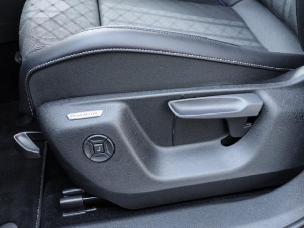 Volkswagen Tiguan SOFORT VERFÜGBAR!!! 2.0 TSI R-Line 4Motion Black Style AHK DCC