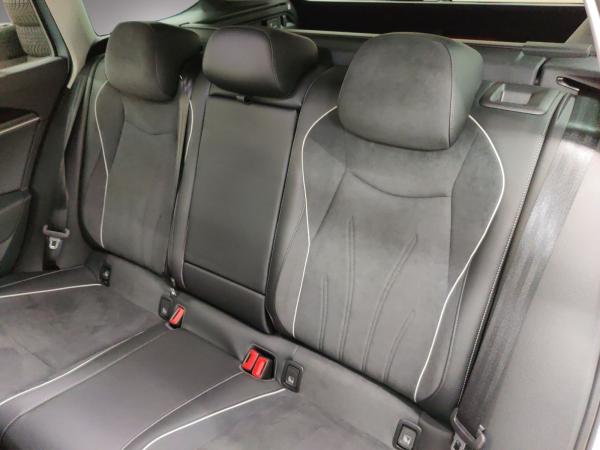 Volkswagen Passat Variant Business 1.5 eHybrid AHK/HuD/Navi