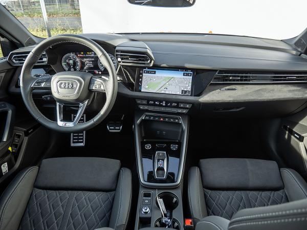 Audi A3 Sportback S line TFSI e