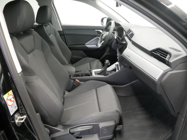 Audi Q3 35 TFSI S tro. advanced LED AHK PDC+ SHZ